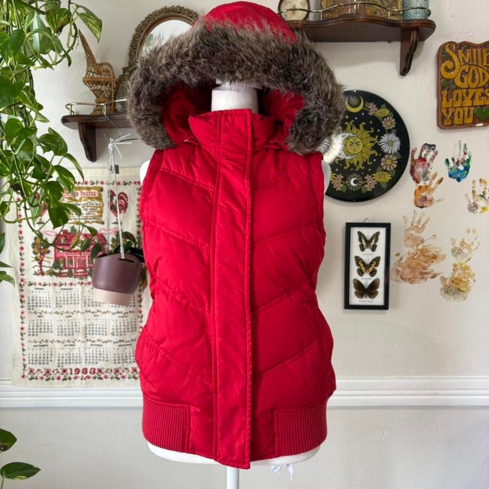 Vintage Y2K GAP Size S Red Down Winter Puffer Vest Fur Lined Removable Hood